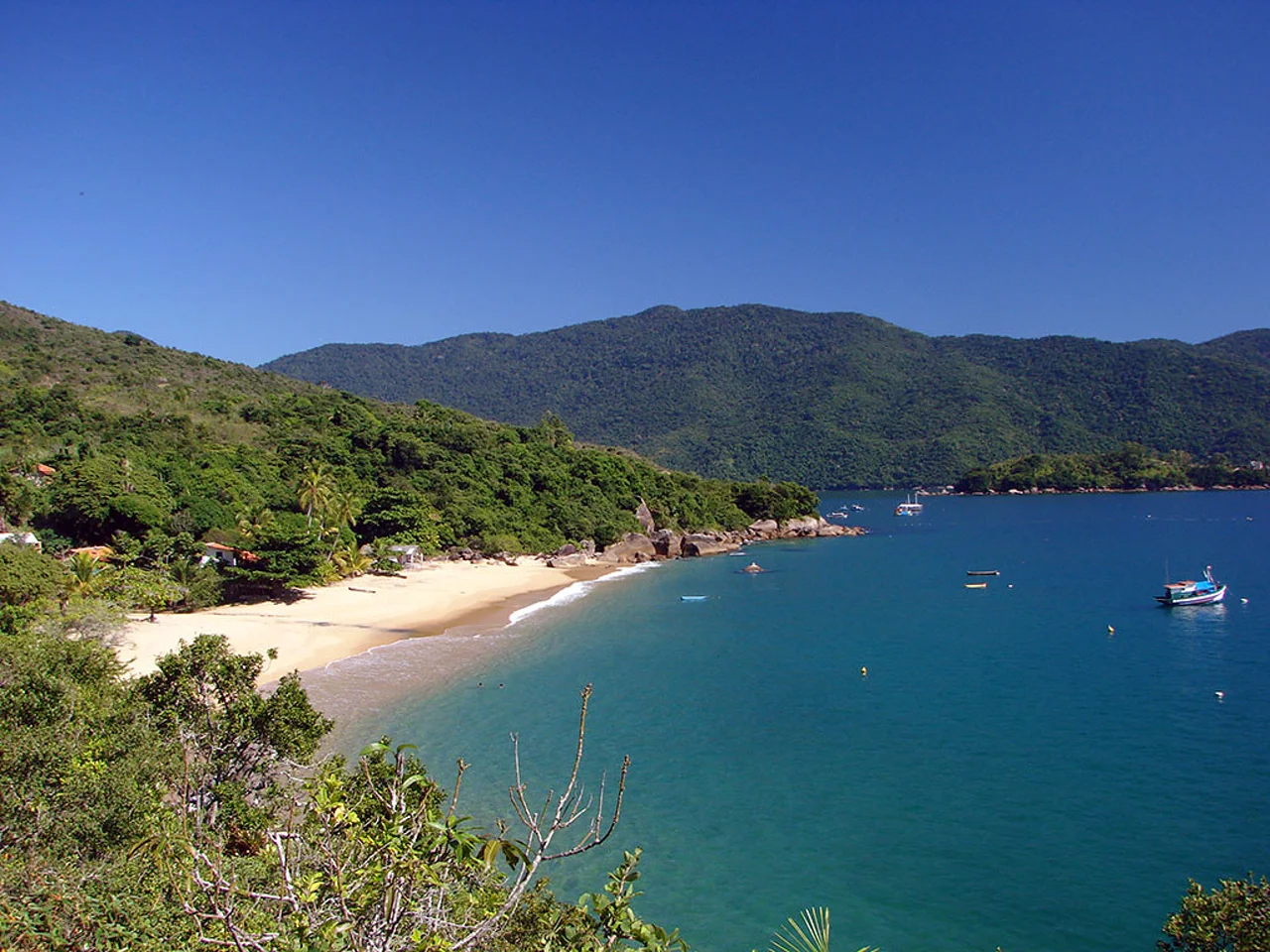 Cajaíba — Costa Verde, destino das expedições do Albatroz saindo de Paraty