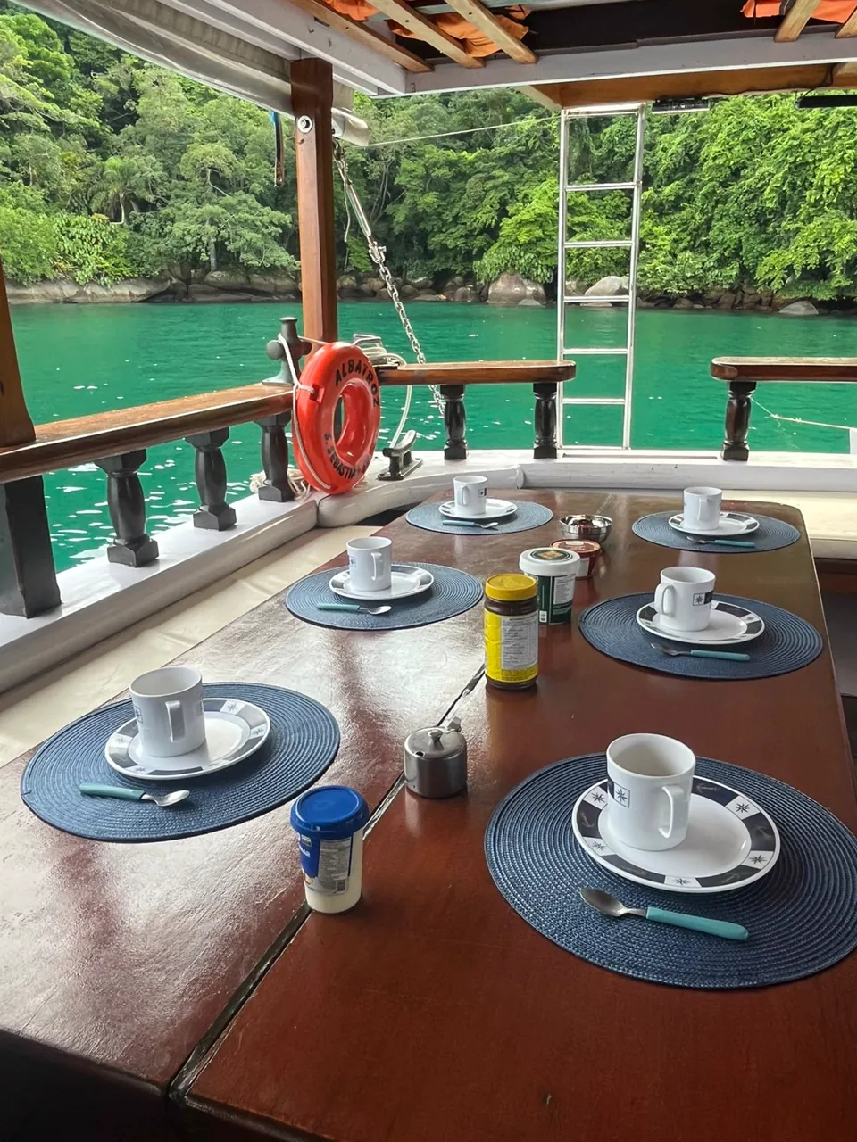 Momento a bordo de uma expedição do Albatroz pela Costa Verde — registro 8