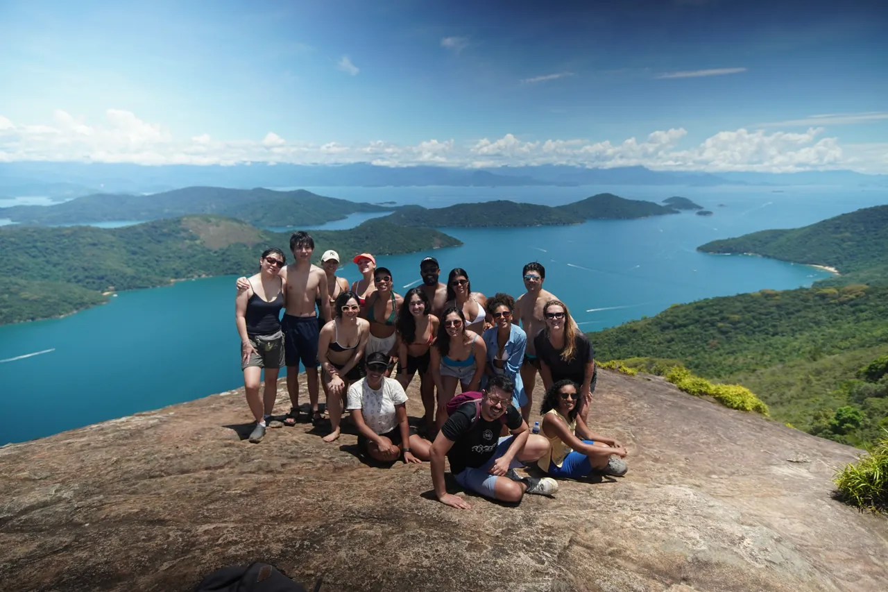 Momento a bordo de uma expedição do Albatroz pela Costa Verde — registro 6