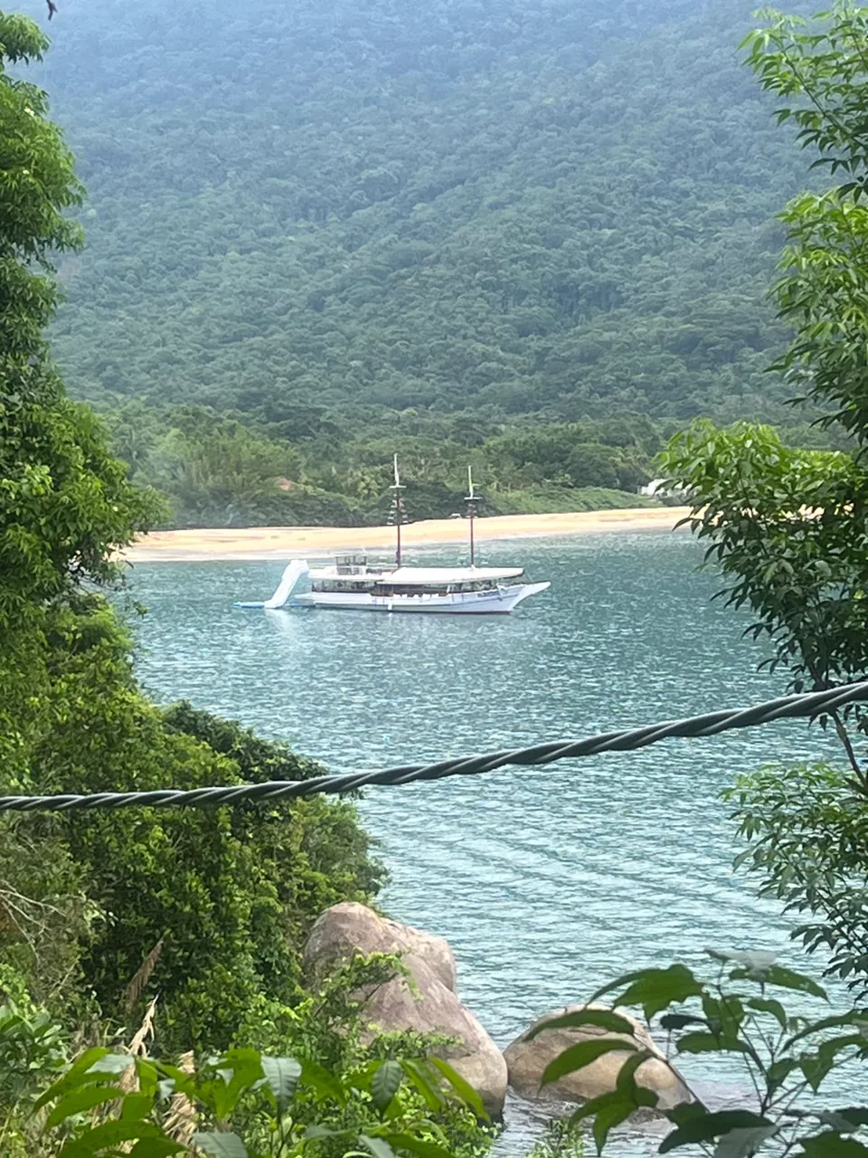 Momento a bordo de uma expedição do Albatroz pela Costa Verde — registro 13